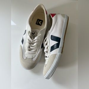 Veja Volley Canvas Sneaker